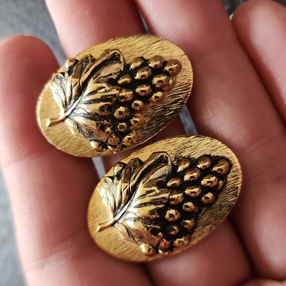 Vtg Whiting & Davis Clip On Earrings